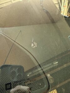 Blogs 4 Close-up windshield chip damage for repair comparison